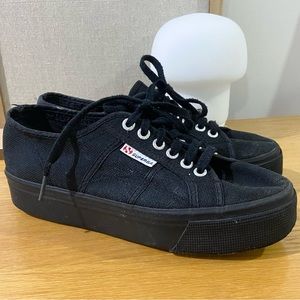 Platform Superga Sneakers - in black.